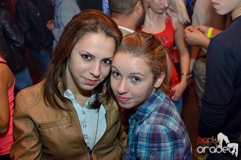 Halloween Party & Laser Show în Faház,