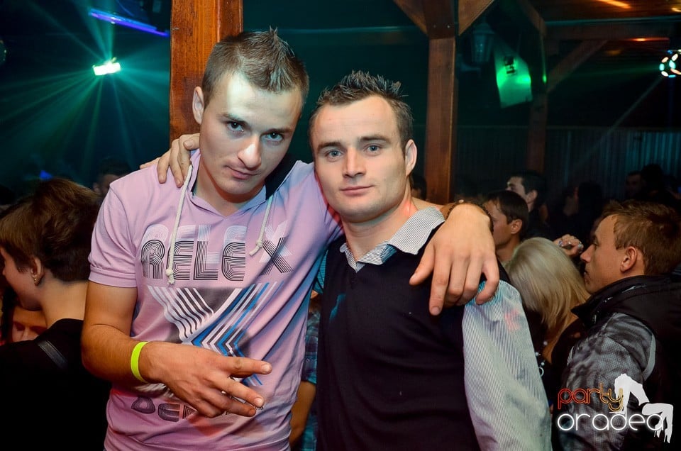 Halloween Party & Laser Show în Faház,
