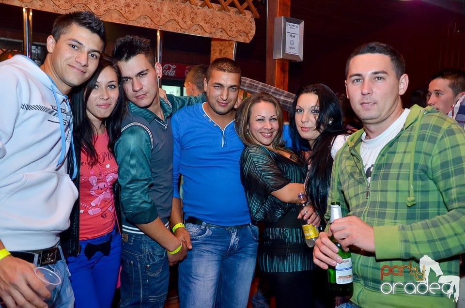 Halloween Party & Laser Show în Faház,