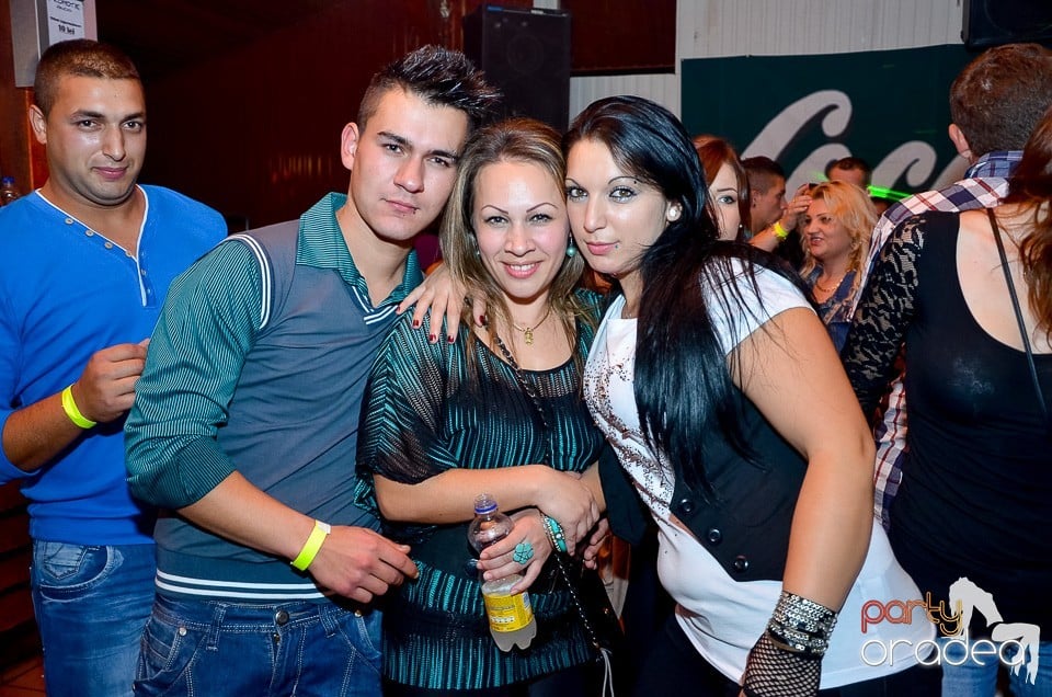Halloween Party & Laser Show în Faház,