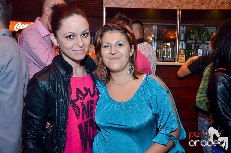 Halloween Party & Laser Show în Faház,