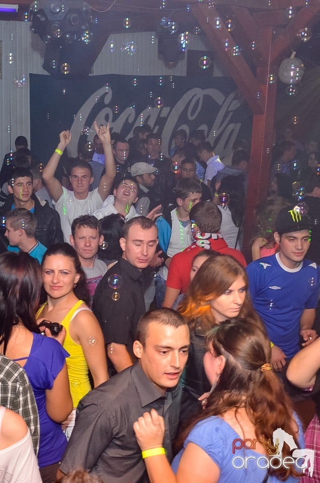 Halloween Party & Laser Show în Faház,
