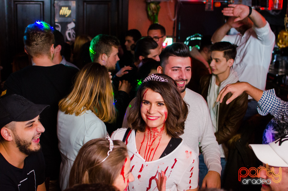 Halloween Party @ Edison Pub, 