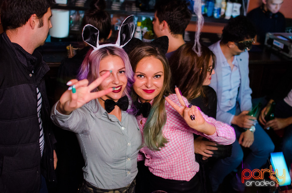 Halloween Party @ Edison Pub, 