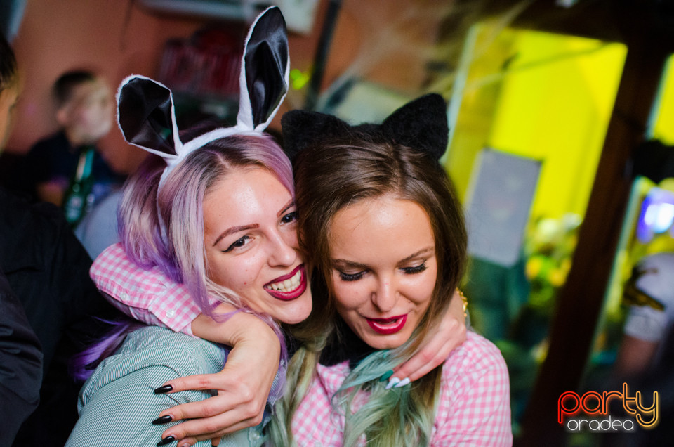 Halloween Party @ Edison Pub, 