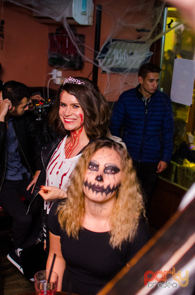 Halloween Party @ Edison Pub, 