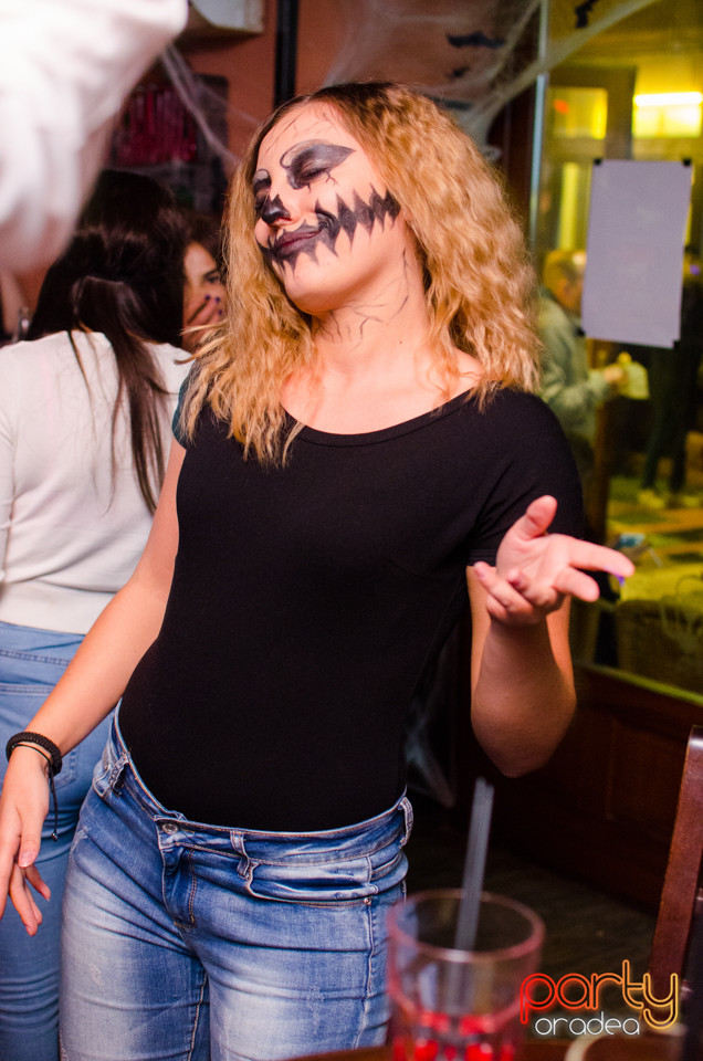 Halloween Party @ Edison Pub, 