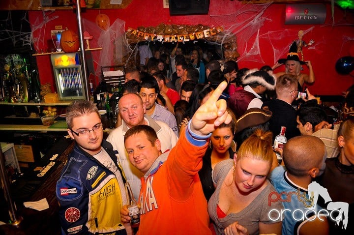 Halloween Party în Downtown,