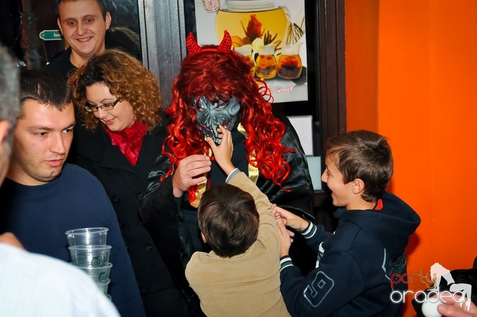 Halloween Party în Lactobar, 