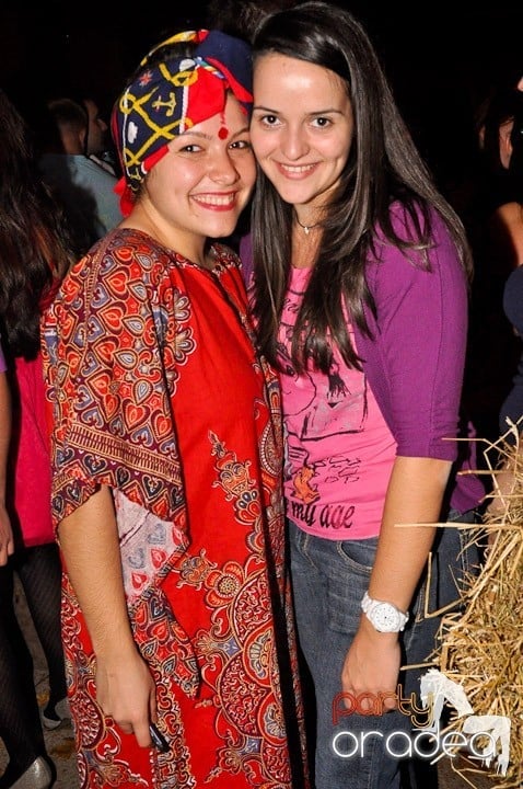 Halloween Party, Student's Place