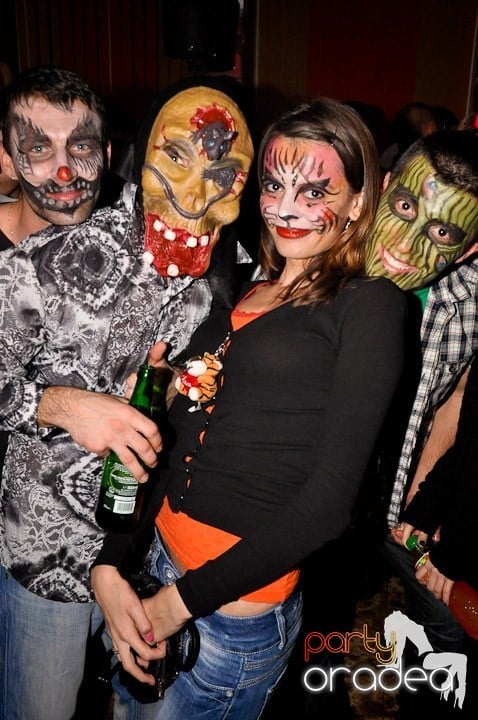 Halloween Party, Student's Place