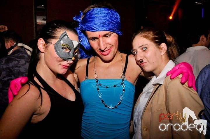 Halloween Party, Student's Place