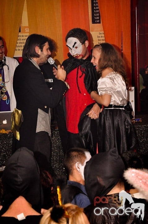 Halloween Party, Student's Place