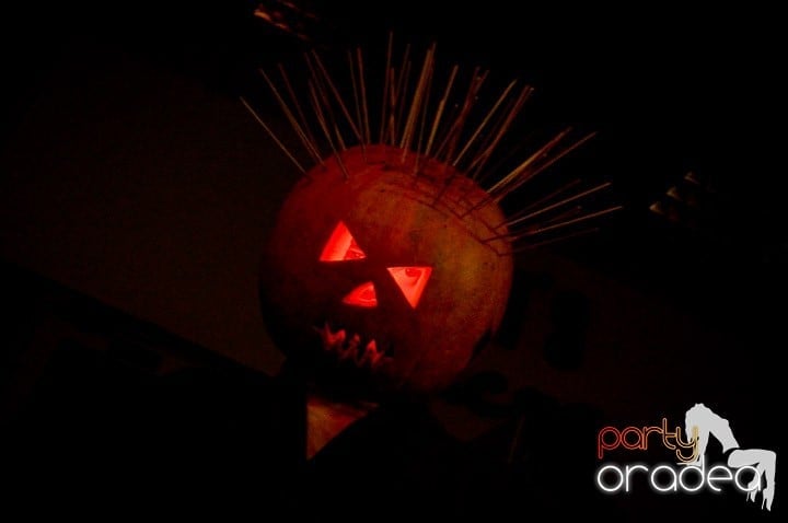Halloween Party, Student's Place