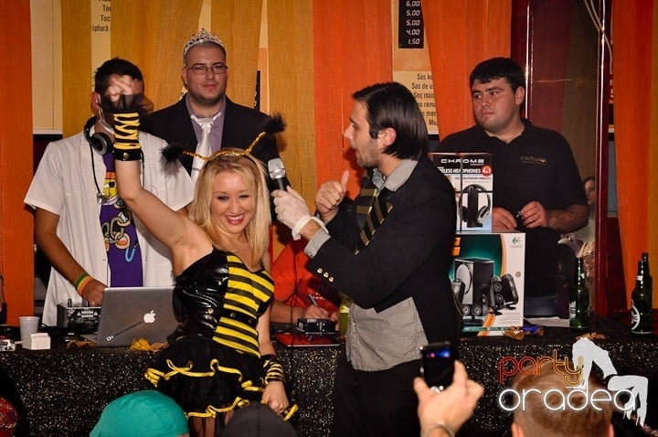 Halloween Party, Student's Place