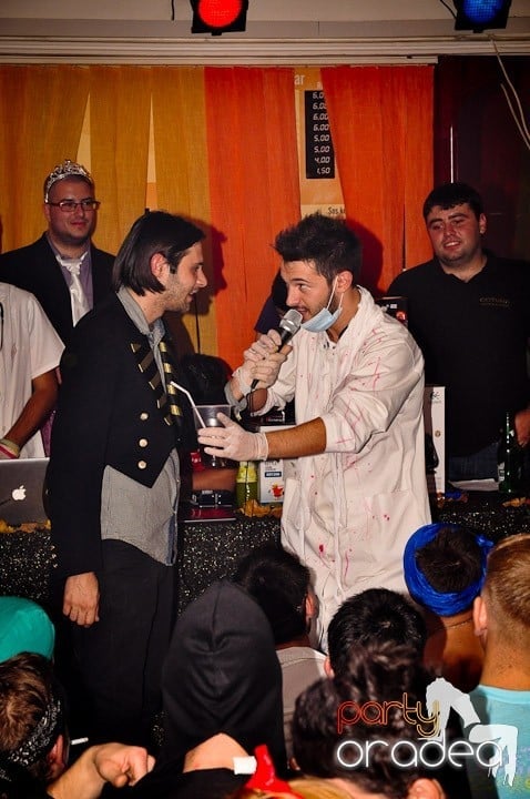 Halloween Party, Student's Place