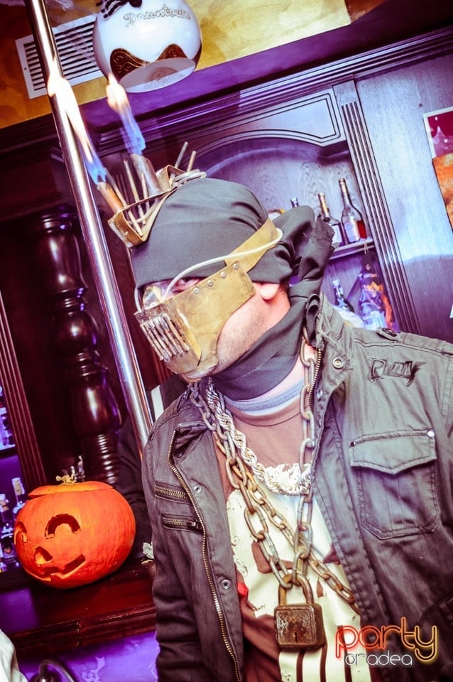 Halloween Party în Downtown Paparazzi, Downtown Paparazzi