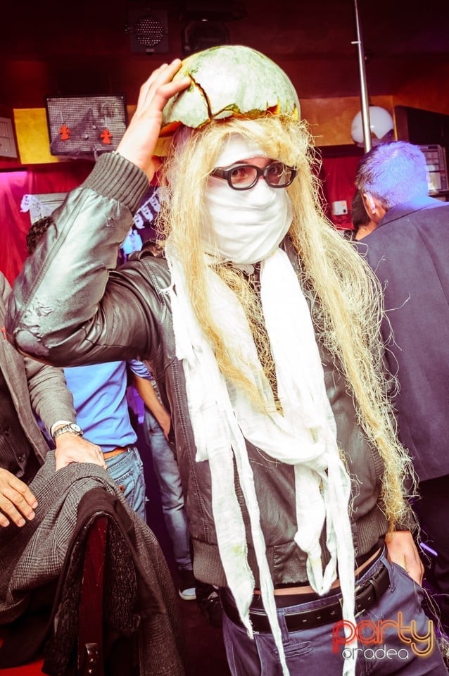 Halloween Party în Downtown Paparazzi, Downtown Paparazzi
