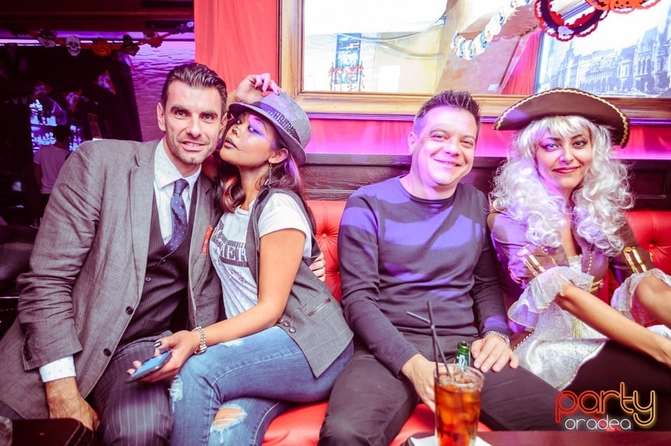 Halloween Party în Downtown Paparazzi, Downtown Paparazzi