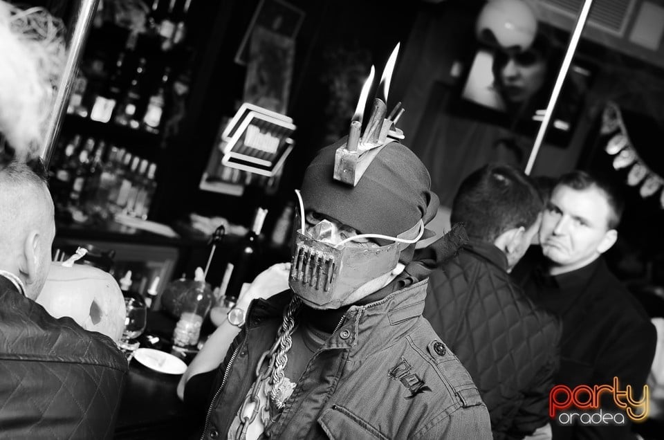 Halloween Party în Downtown Paparazzi, Downtown Paparazzi