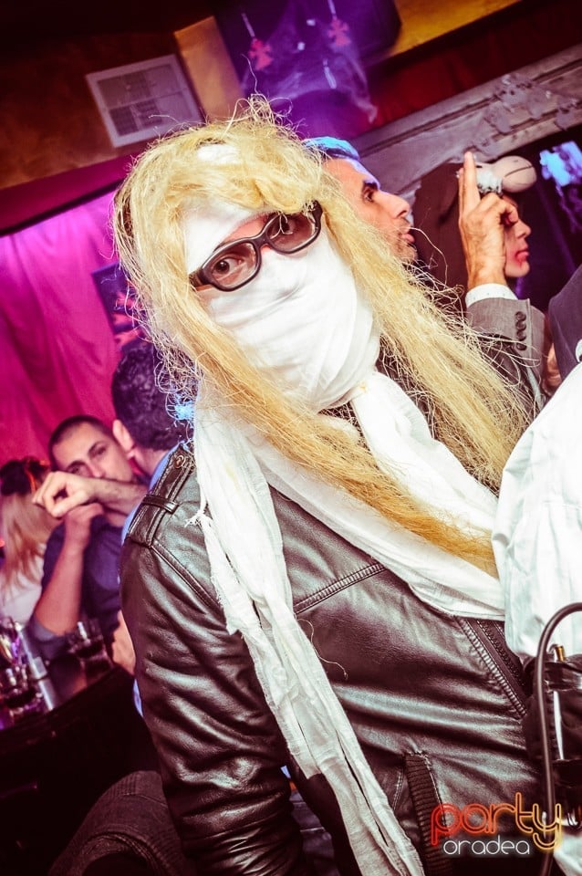 Halloween Party în Downtown Paparazzi, Downtown Paparazzi