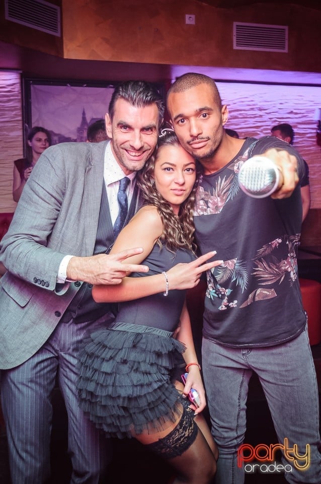 Halloween Party în Downtown Paparazzi, Downtown Paparazzi