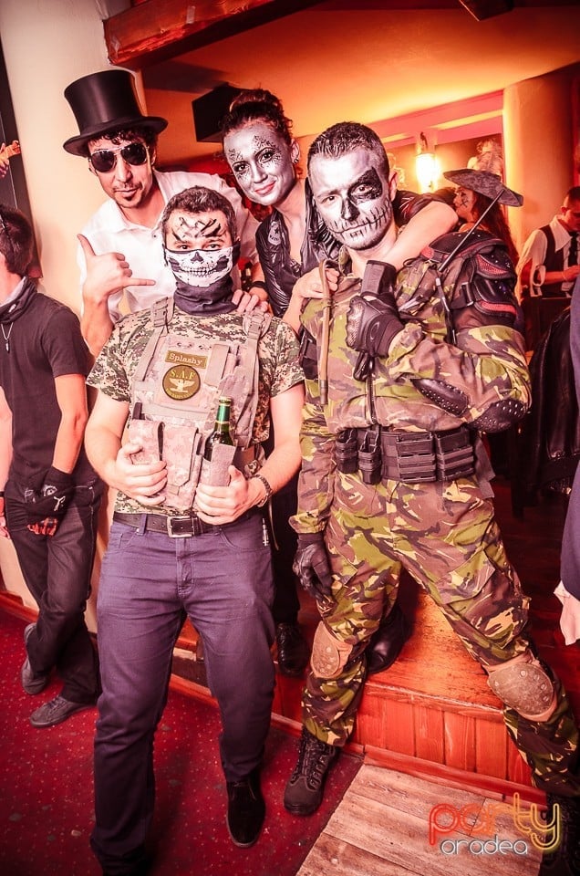 Halloween Party în Window Pub,