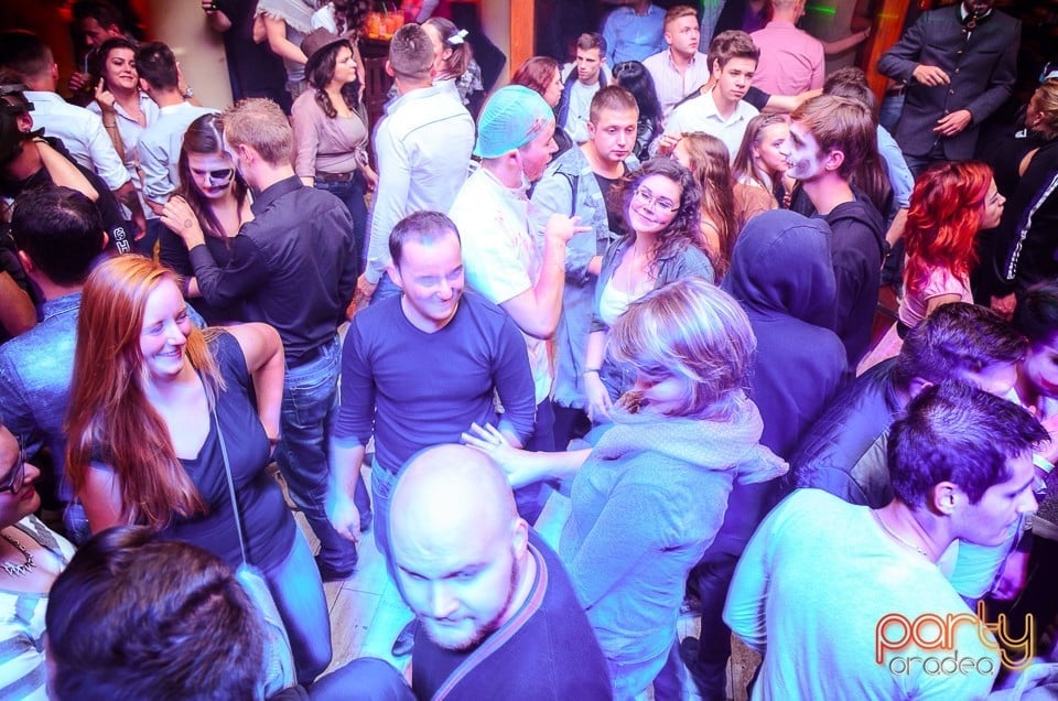 Halloween Party în Window Pub,
