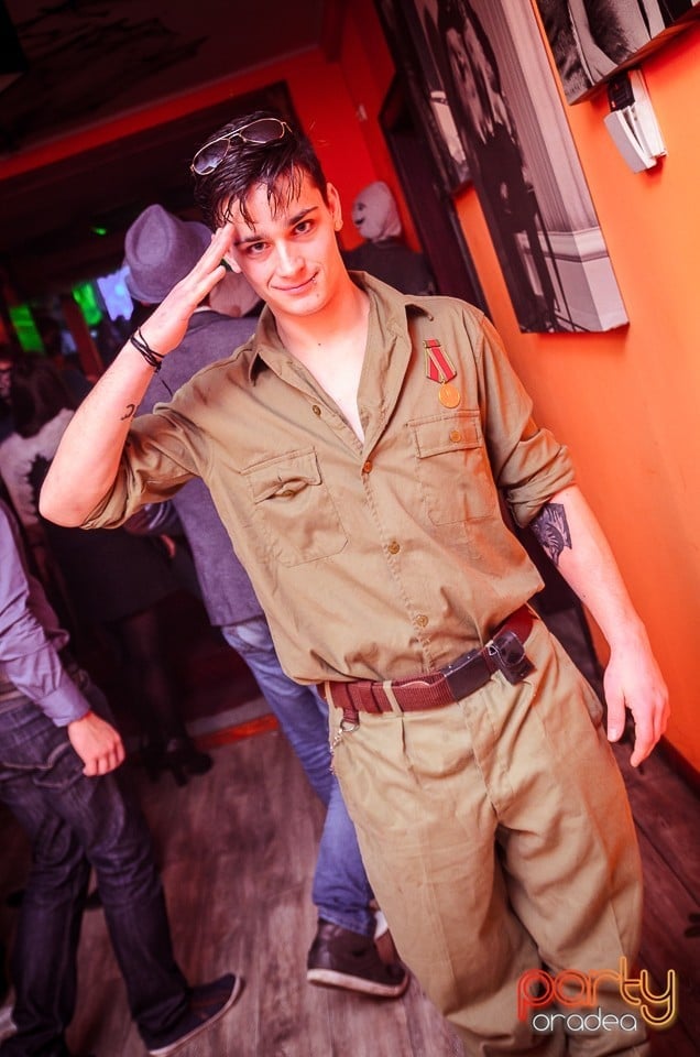 Halloween Party în Window Pub,