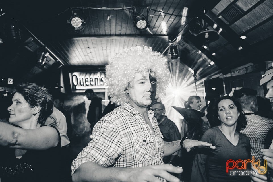 Halloween Retro Party, Queen's Music Pub