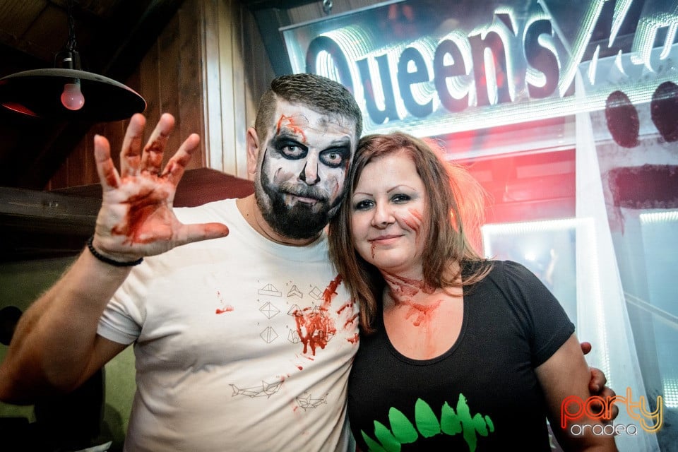 Halloween Retro Party, Queen's Music Pub