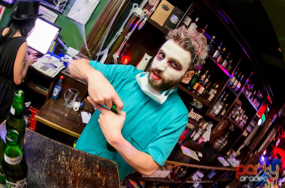 Halloween Saturday Party, Green Pub