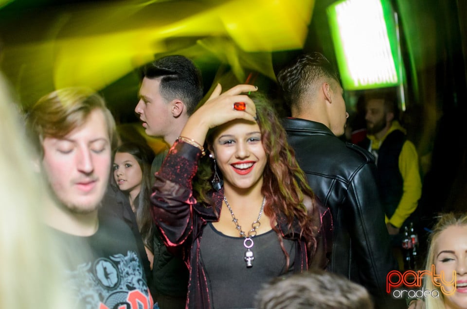 Halloween Saturday Party, Green Pub