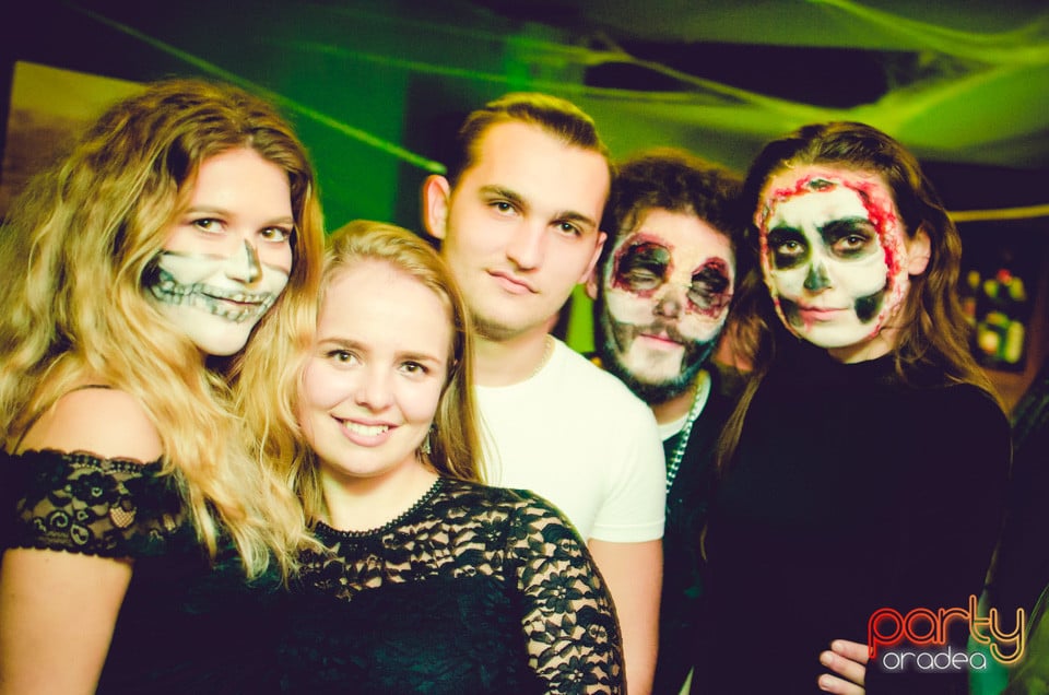 Halloween Saturday Party, Green Pub