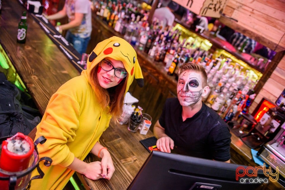 Halloween Steam Bar Party cu Victor Audio Pro, 