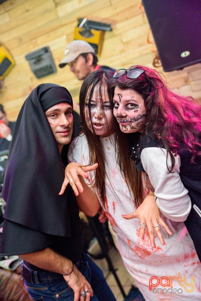 Halloween Steam Bar Party cu Victor Audio Pro, 