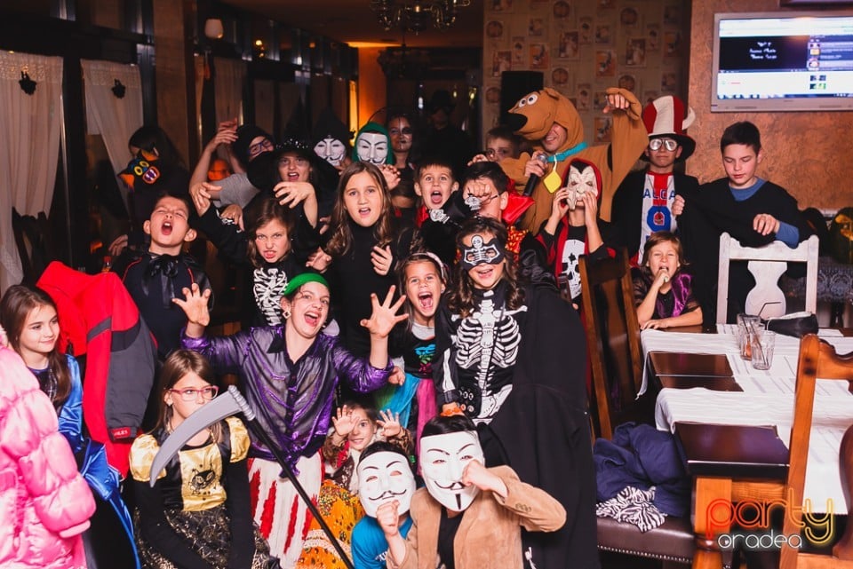 Halloweenul copiilor, Restaurant Retro