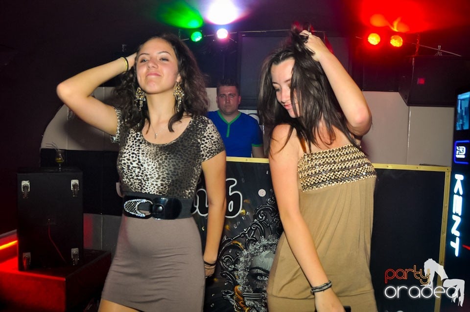 Happy Minute Party în Club Atti's,