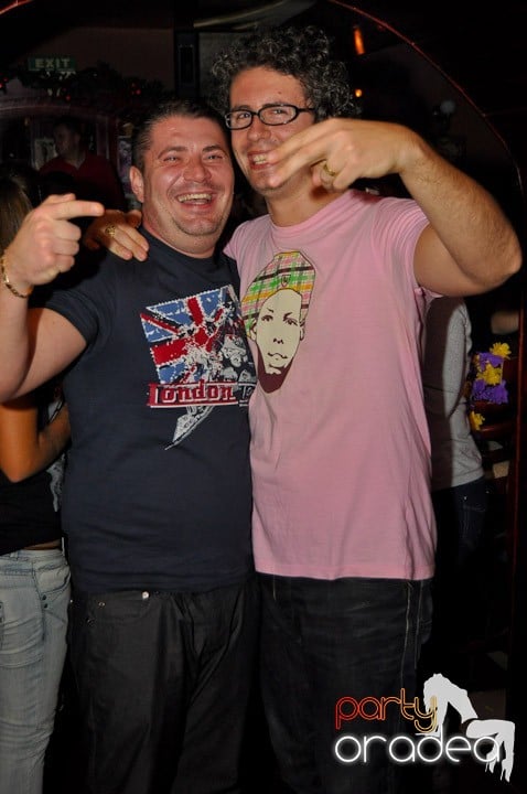 Hawaii Party continuă, 