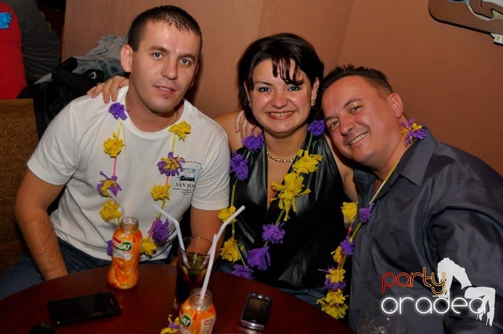 Hawaii Party continuă, 