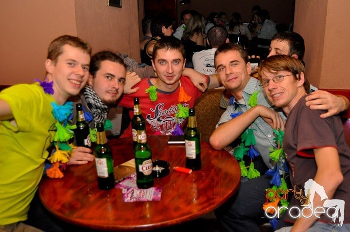 Hawaii Party continuă, 