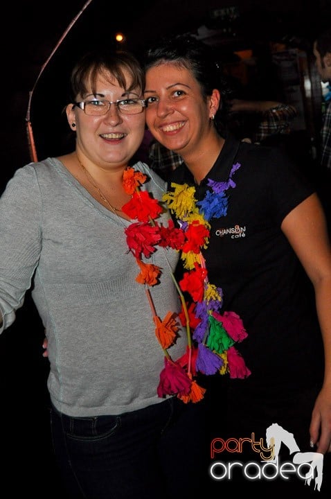 Hawaii Party continuă, 