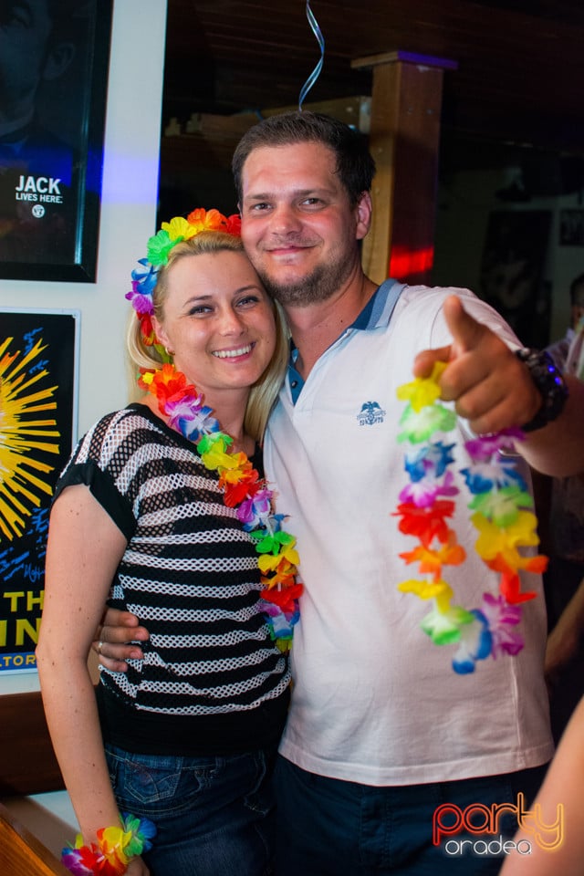 Hawaii Retro Party @ Queen's Music Pub, Queen's Music Pub