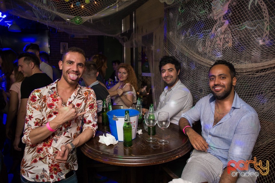 Hawaiian Party by Old Bones Society, Green Pub