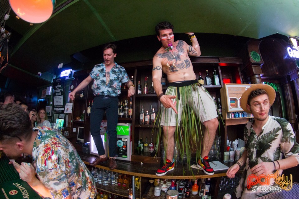 Hawaiian Party by Old Bones Society, Green Pub