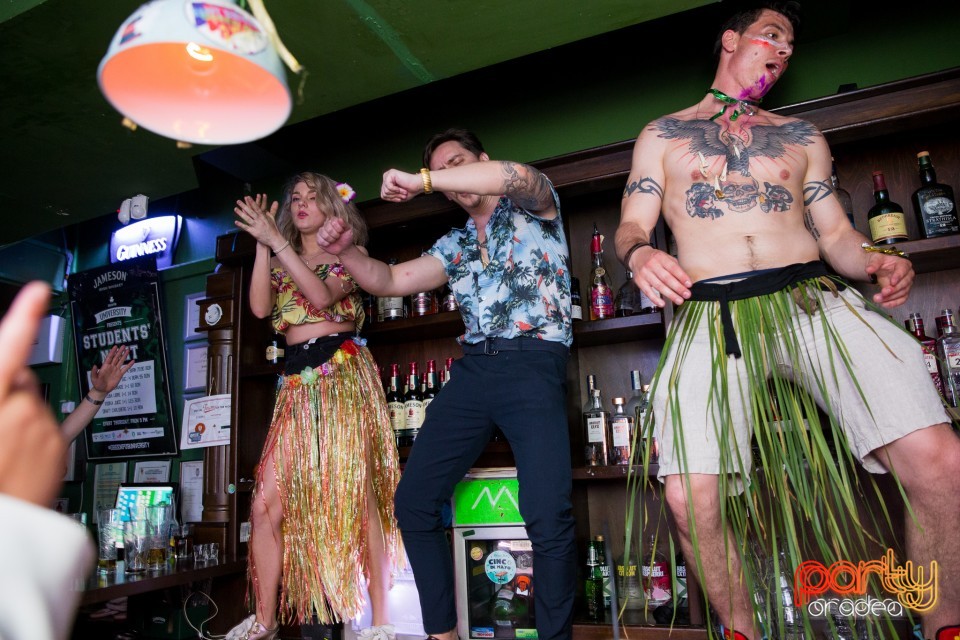 Hawaiian Party by Old Bones Society, Green Pub