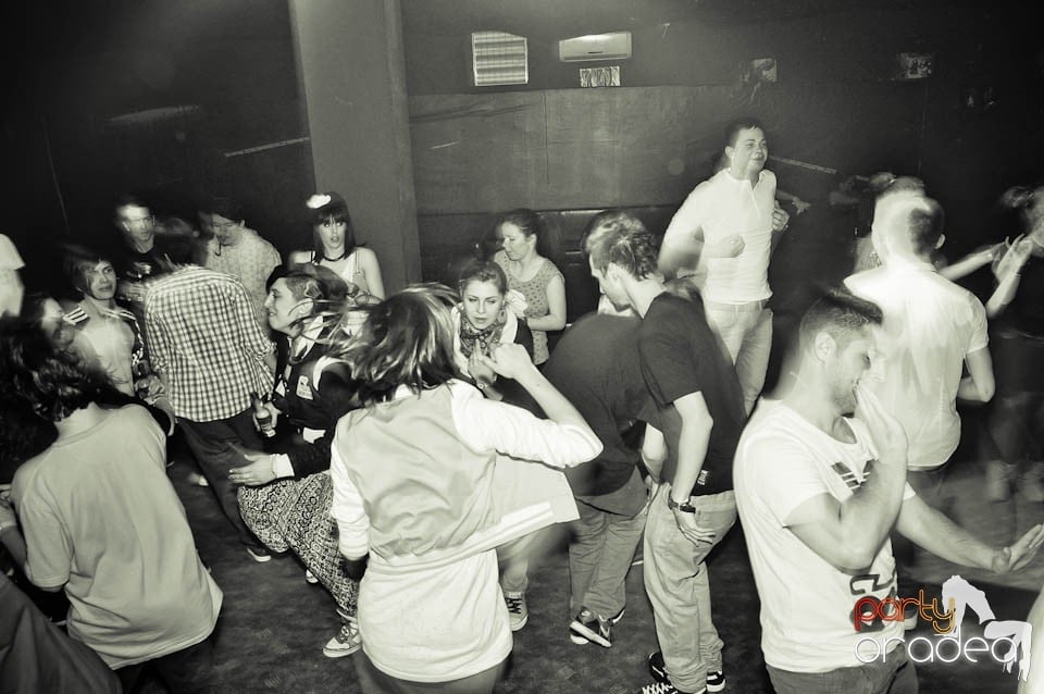 HHI party în Prestige, 