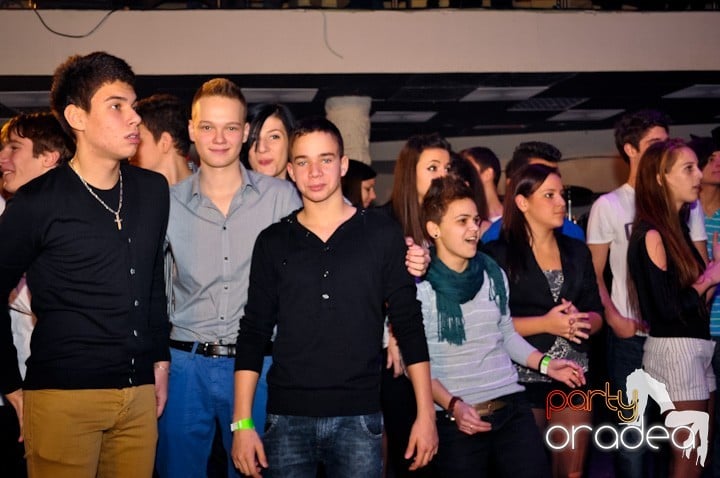 High School Battle - Gojduvs. Eminescu,
