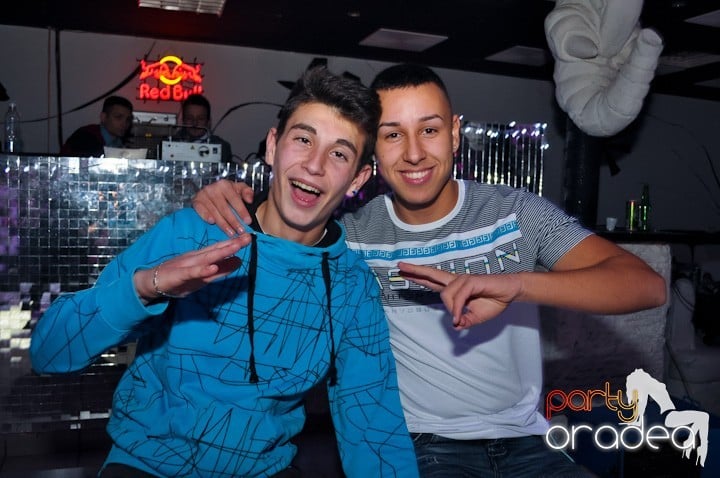 High School Battle - Gojduvs. Eminescu,