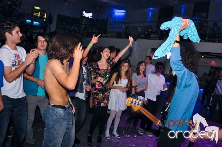 High School Battle - Gojduvs. Eminescu,